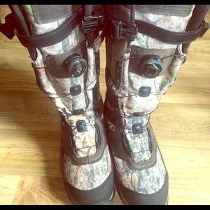 Cabela’s Insulated Speed Hunter. Gore-Tex 11M